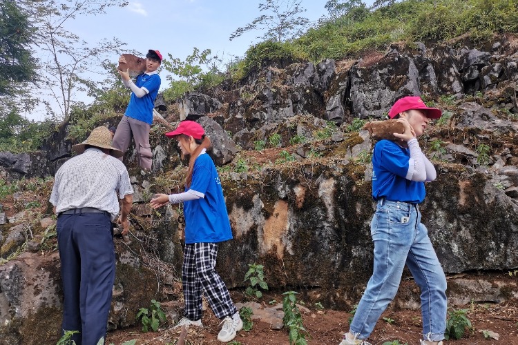 江西应用科技学院青年实践团走西部助力乡村振兴