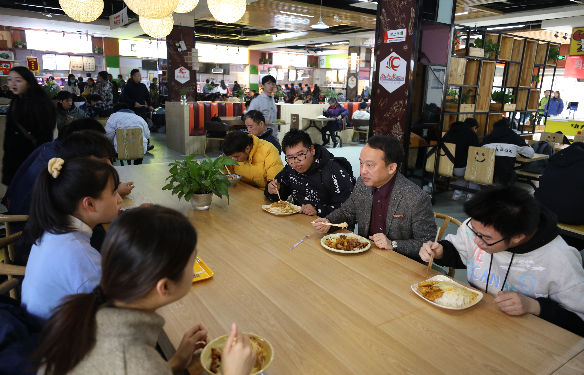 江西应用科技学院党委书记彭迪云开展“双体验日”活动