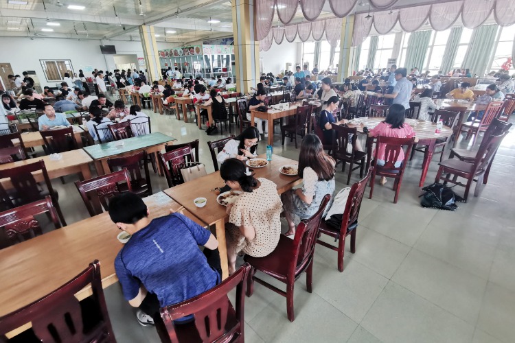 江西应用科技学院“一餐热饭”暖人心