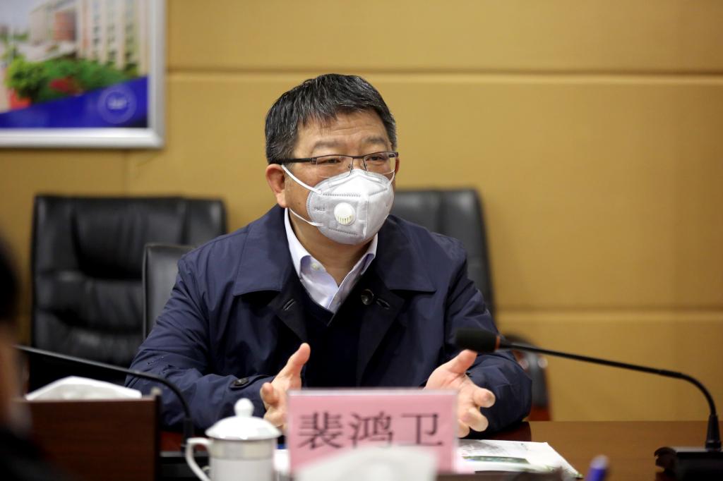 防疫一线江西省委教育工委委员江西省教育厅副厅长裴鸿卫一行到我校